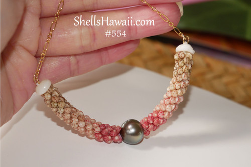 PD_554
Niʻihau shell pendant in triple-strand Poepoe style made with genuine Kahelelani shells and Tahitian pearl