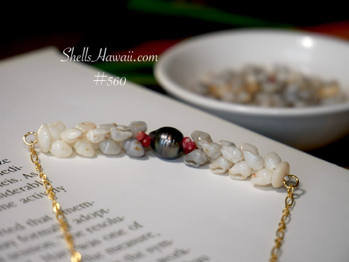 Hawaiian Niʻihau shell pendant necklace featuring baroque Tahitian pearl, handcrafted shell jewelry from Hawaiʻi