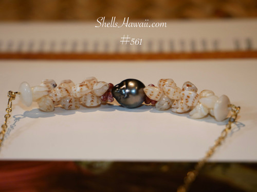 PD_561
Tiny colorful Hawaiian shell pendant necklace with peacock Tahitian pearl, rare Niʻihau shell jewelry, ocean inspired Hawaiian seashell necklace