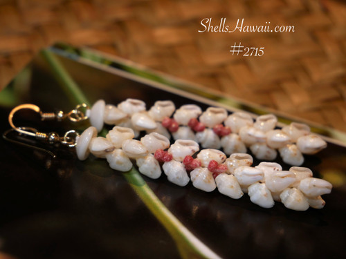 nier_2715
Kipona style Niʻihau shell earrings handmade with genuine Momi shells in off white with soft yellow tint and pink Kahelelani flower accents, island style Hawaiian shell earrings