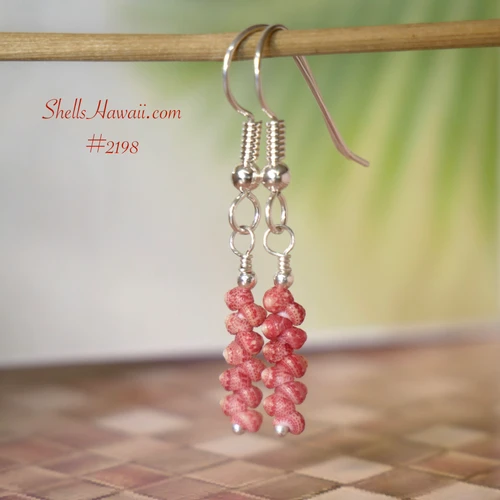 nier_2198
Handmade Hawaiian shell earrings featuring pink Kahelelani shells, very dainty and cute minimalist drop design made with the smallest size 10 shells from Niʻihau