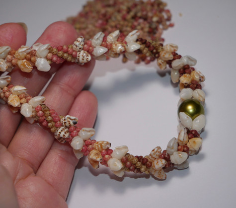 Unique Shell Lei 16