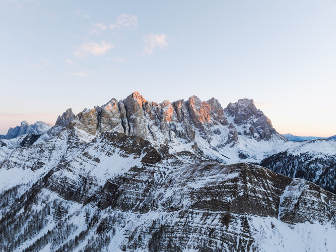 Skiing in Ciao in the Dolomites (EN)