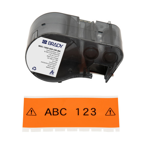 ETIQUETA DE VINILO CON ADHESIVO PERMANENTE PARA TODO TIPO DE CLIMA 1.5", NEGRO SOBRE ANARANJADO - M5C-1500-595-OR-BK