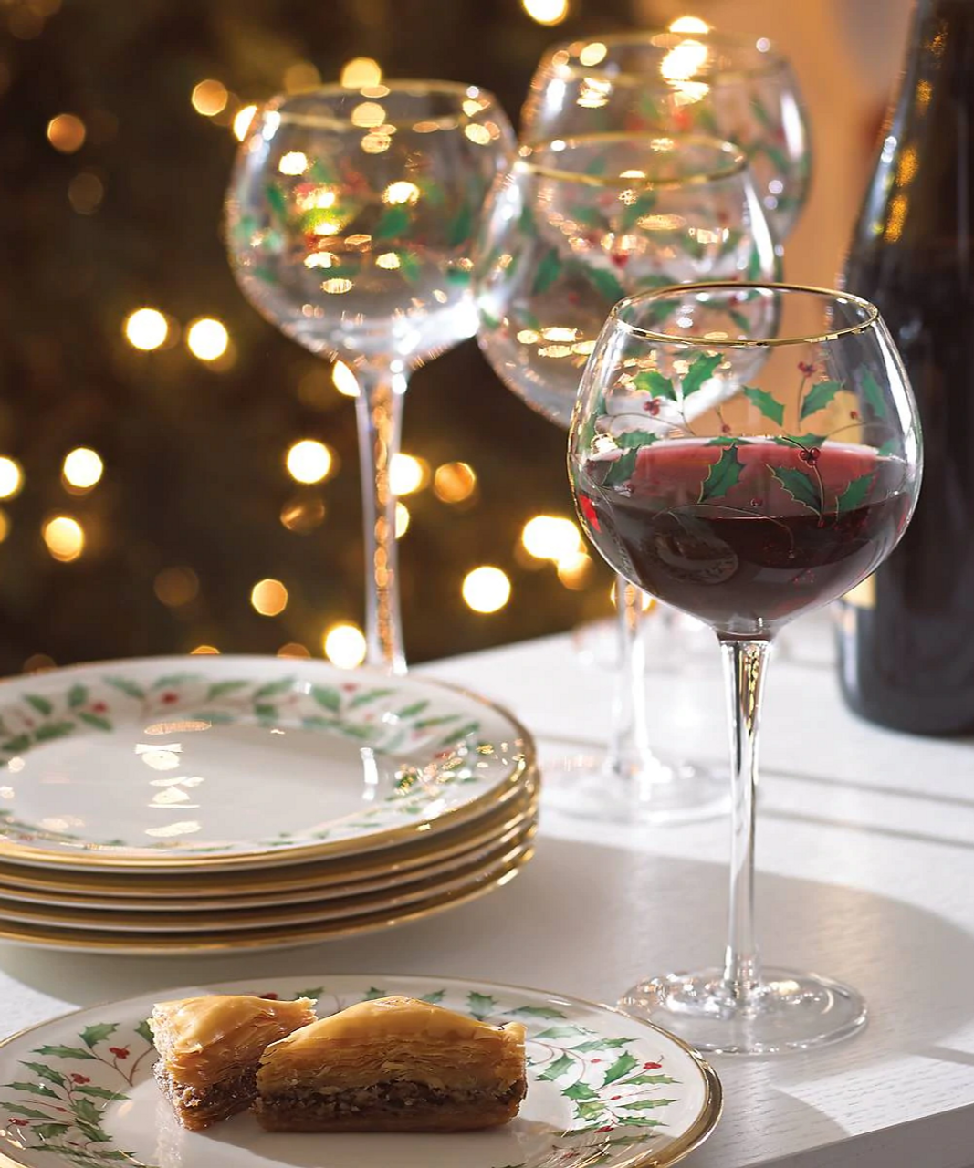 https://cdn11.bigcommerce.com/s-qv8xcg1pwn/images/stencil/1280x1280/products/4832/22528/Lenox_Holiday_Glassware_Red_and_Green_Holly_Leaves__72695.1647195096.png?c=1
