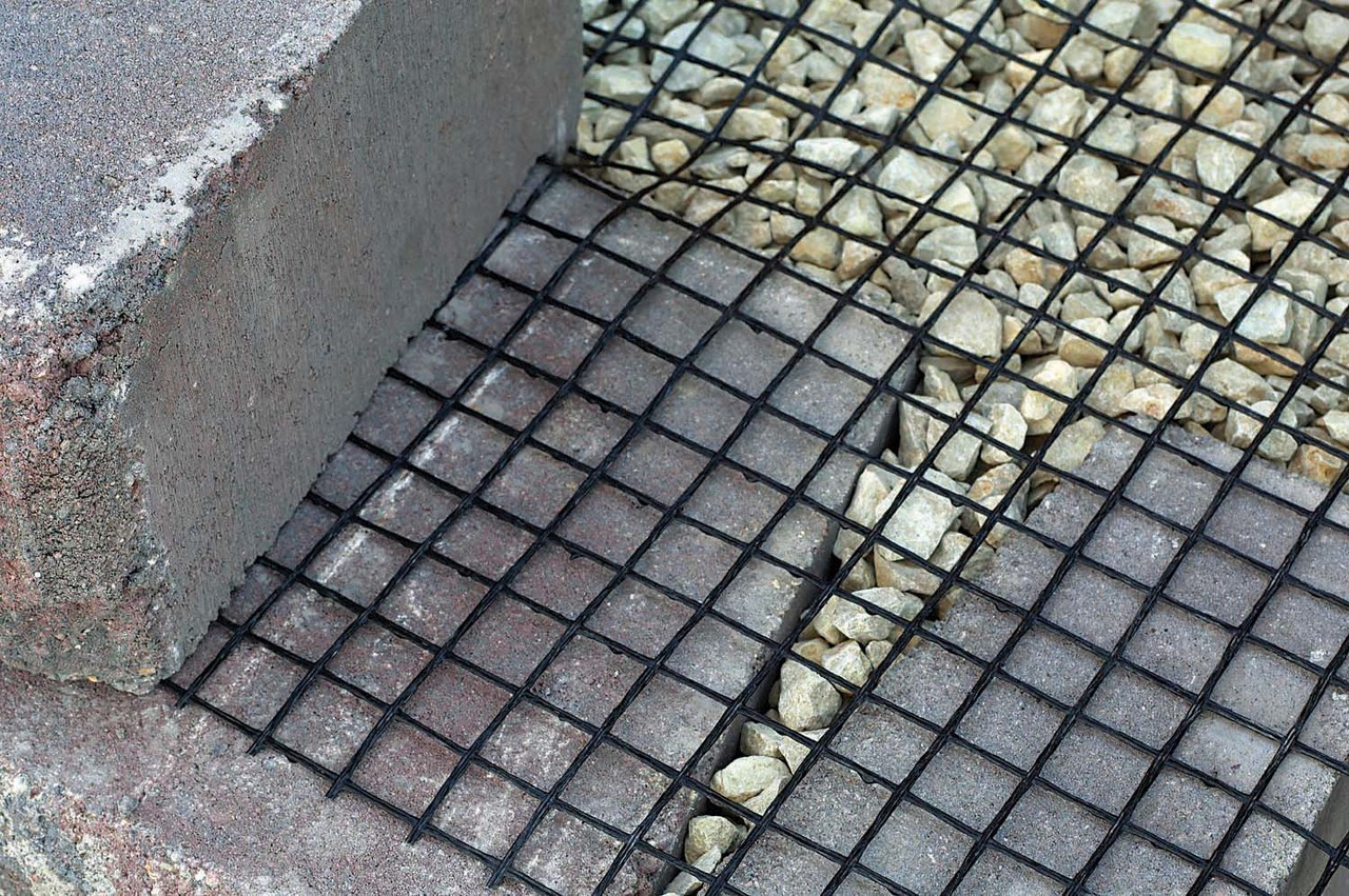 Mirafi 5XT Miragrid Geogrid 12' x 150' (200 Sq. Yds) - The
