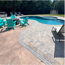 Spee-D® Contour™ Channel Drain Middle Section and Gray Grate