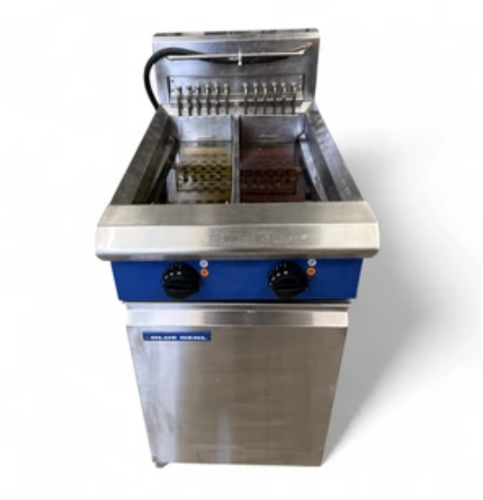 Blue Seal Evolution E44 twin pan commercial electric fryer