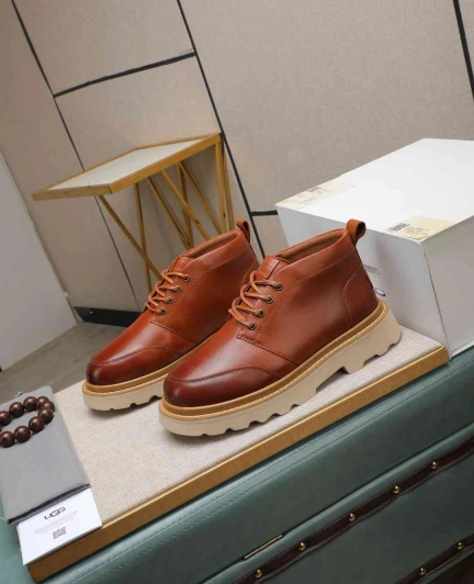 UGG Chukka Boots Brown Leather Lace-Up Ankle Boots