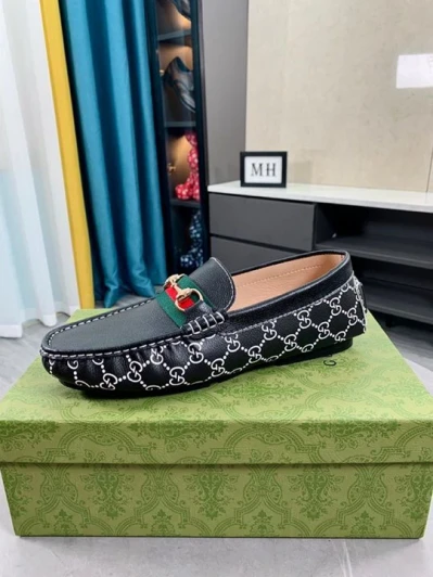 Gucci Men's Black Leather Loafers With Horsebit Detail Gucci Men's Black Leather Loafers With Horsebit Detail