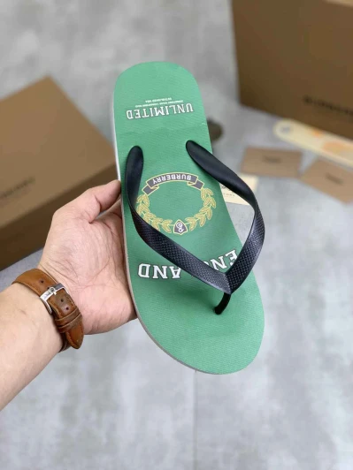 Burberry Flip-Flops Green Rubber Laurel Crest
