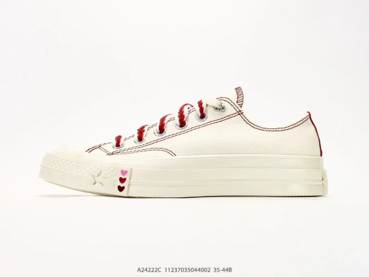 Converse Chuck Taylor All Star Cream Canvas Low Top Heart Detail