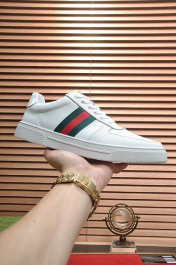 Gucci White Leather Sneakers With Green Red Stripe Detail