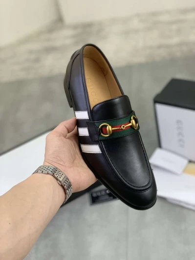 Gucci Men's Loafers Black Leather Horsebit Detail Gucci Men's Loafers Black Leather Horsebit Detail