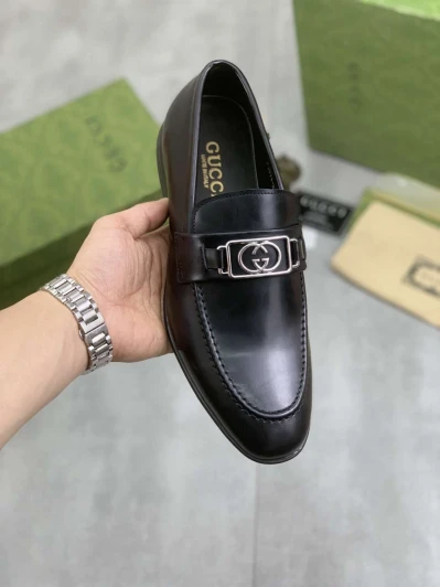 Gucci Black Leather Loafers With Silver Buckle