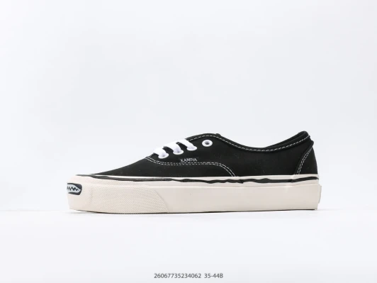 Kamiya Sneakers Black Canvas Low Top Lace Up