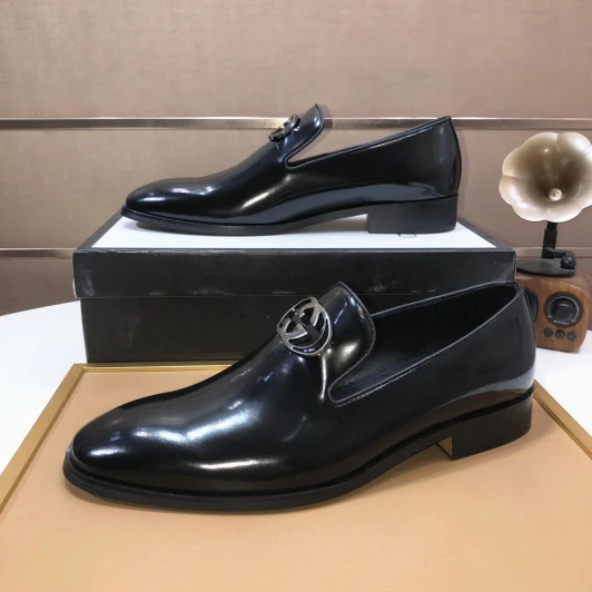 Gucci Loafers Black Leather Slip-On With Silver Buckle