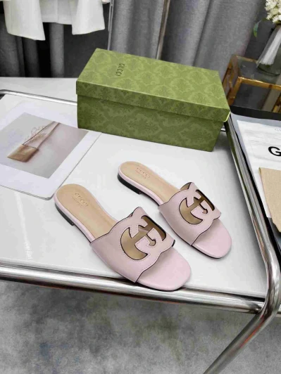 Gucci Slides Pink Leather Double G Detail