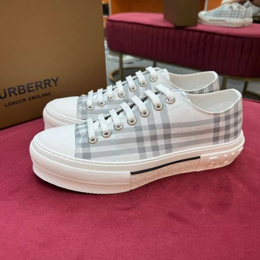 Burberry Low-Top Sneakers White Plaid Canvas Lace-Up