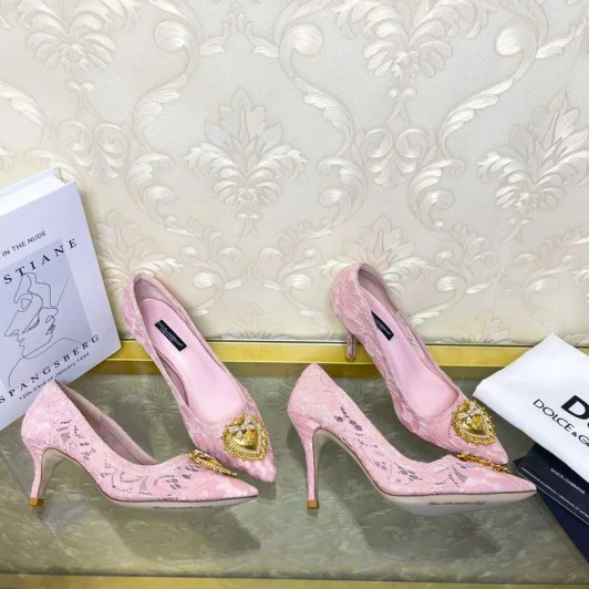Dolce & Gabbana Pink Lace Pumps With Heart Buckle