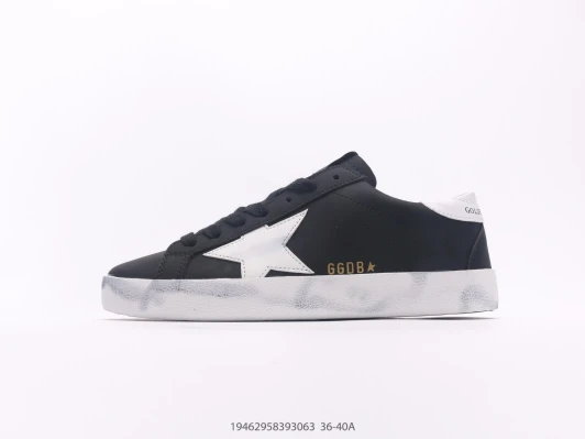 Golden Goose Sneakers Black Star Distressed Sole JP8028-005