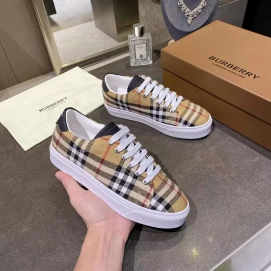Burberry Sneakers Beige Check Canvas Low Top