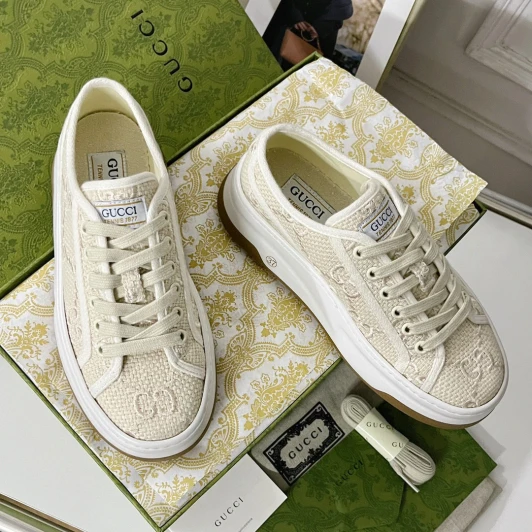 Gucci Beige Canvas Platform Sneakers G1977