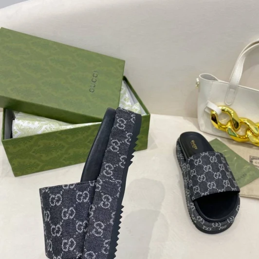 Gucci Slides Black Monogram Platform