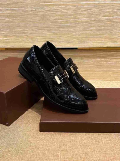 Hermès Patent Leather Loafers Black Embossed Buckle Hermès Patent Leather Loafers Black Embossed Buckle