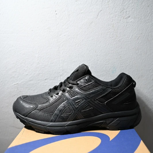 Asics Running Shoes Black Synthetic Mesh D828