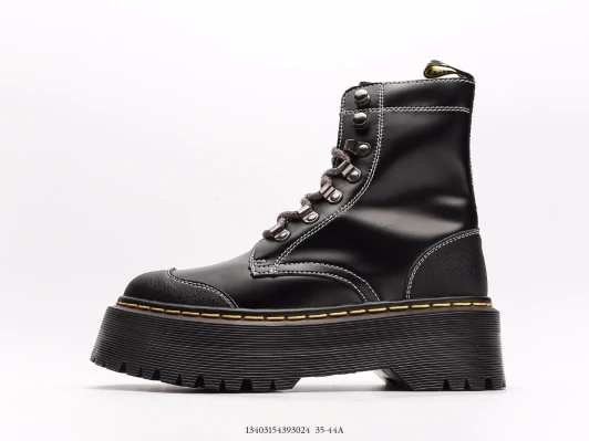 Dr. Martens Boots Black Leather Platform Chunky Sole CI1173-400