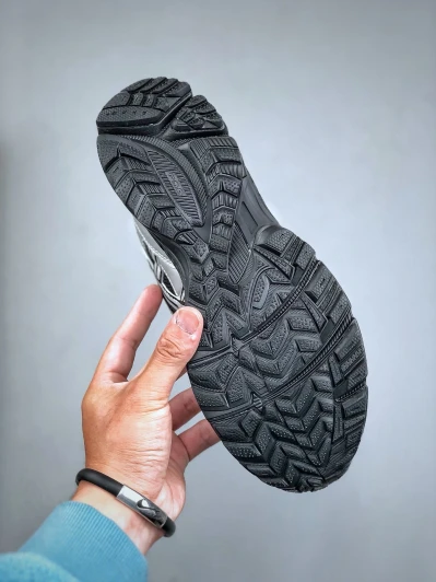 Asics Gel-Kahana 8 Silver Black Synthetic Running Shoes