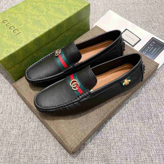 Gucci Loafers Black Leather Double G Bee Detail