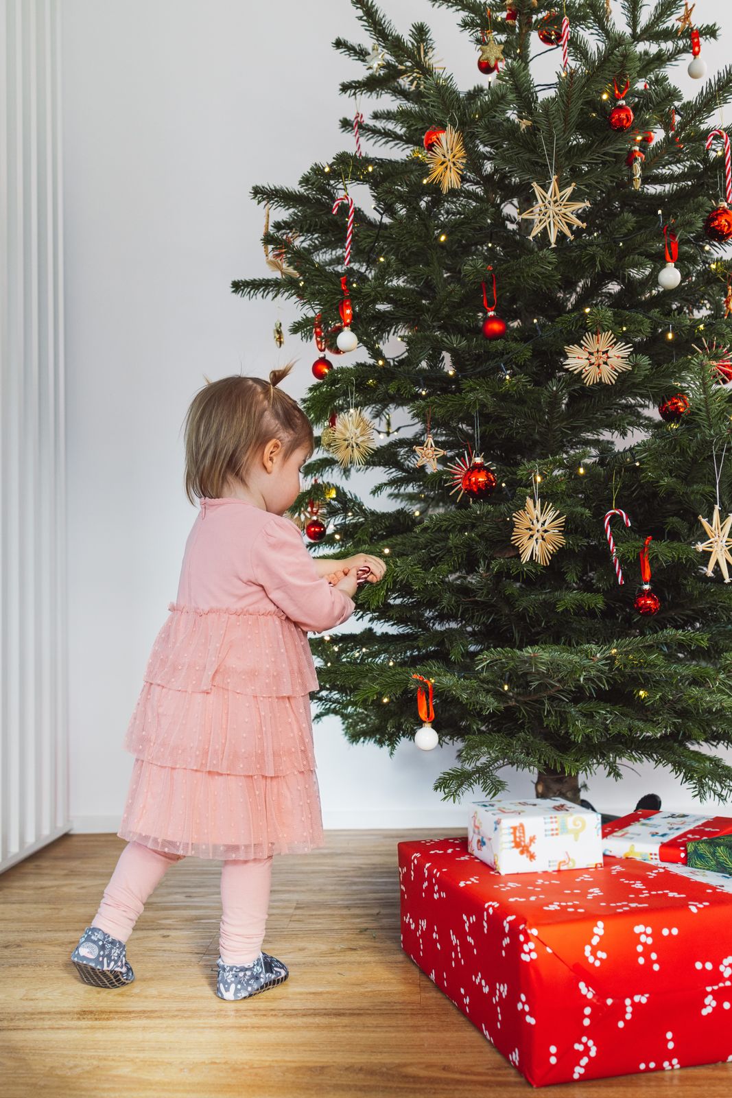 Seasonal Styling Tips: Decorating Your Home with Ornaments Beyond Christmas