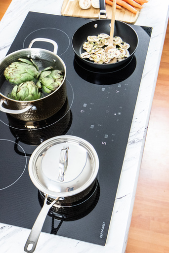 36-Inch Black Cooktop (SDH3652DB) – five induction cooking zones