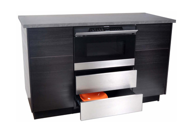 24" Microwave Drawer™ Oven Pedestal (SKMD24U0ES) Installed Under the Counter – View of open draw panels