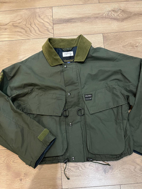 Fully waterproof and highly breathable fishing jacket designed for wading even in the worst conditions in spring and autumn weather