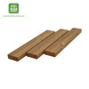 Vue triple (face, côté, bout) de la planche thermo-traitée en pin AB 2,6 x 6,8 cm.