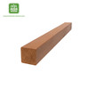 Vue latérale du carré en pin thermo-traité 4,2 × 4,2 cm, finition naturelle.