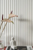 Vue de détail de la lamelle murale Stretto blanche mate