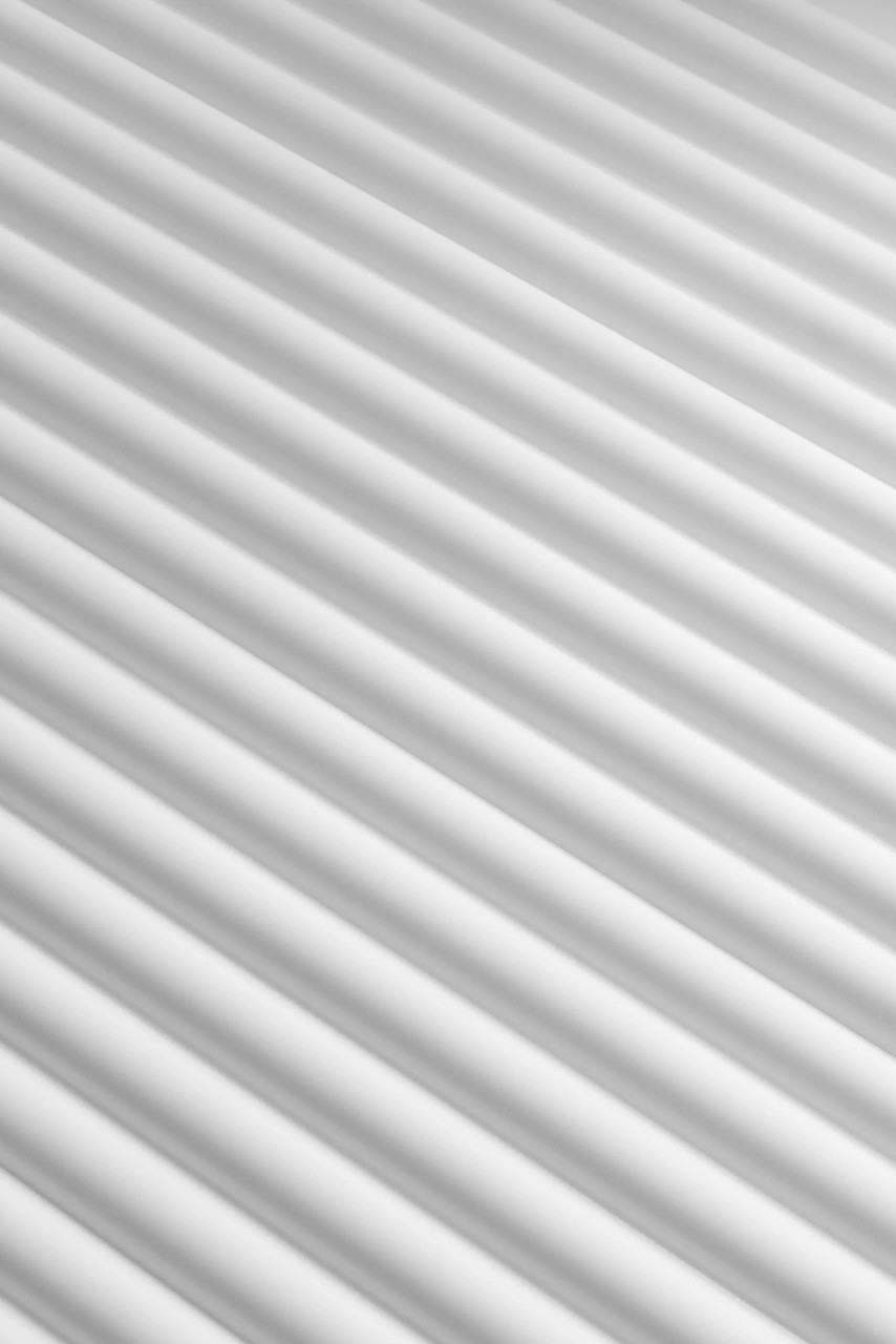 Panneau mural blanc mat 200 cm, design épuré et contemporain