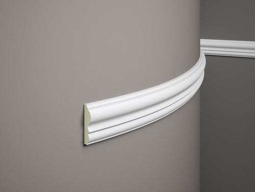 La bande murale flexible MDD338F est dotée de propriétés FLEX qui lui confèrent une souplesse remarquable, lui permettant de s'adapter aisément aux surfaces courbes sans le risque de rupture. Ce profil est ainsi parfait pour une installation sur des piliers, des colonnes ou des murs présentant des variations de niveau considérables. Son installation est à la fois pratique et rapide, ne nécessitant qu'une simple opération de collage.

Conçue en plastique résistant à l'humidité, aux rayons UV et aux légers dommages mécaniques, cette bande murale flexible MDD338F allie résistance et durabilité.

Ce profil décoratif offre un design classique, orné de gaufrages sur toute sa surface, lui permettant de s'intégrer harmonieusement dans un large éventail de décors intérieurs, du moderne au rétro. Avec la bande murale flexible MDD338F, vous avez la possibilité de créer des décorations murales impressionnantes. Vous pouvez la découper et l'agencer pour composer des décors visuellement captivants. De plus, elle peut être utilisée pour délimiter des zones spécifiques sur les cloisons des bâtiments, masquer leurs défauts et les préserver, par exemple de l'usure dans les zones à forte fréquentation comme les couloirs.