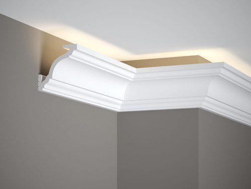 La baguette de plafond MD213 est un profilé de forme concave, terminé dans les parties supérieure et inférieure par une petite décoration en forme de fraises. La bande est réalisée à l'aide de la technologie ScratchShield®. Il résiste à l'eau et aux UV. Il dispose de la technologie LightGuard®, qui permet une installation facile avec un éclairage LED.