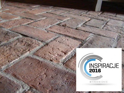 Tuile décorative en vieille brique, style gothique, aspect rustique et authentique.