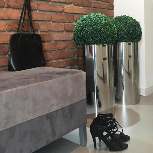 Brique gothique anglaise ancienne, aspect authentique et patiné.