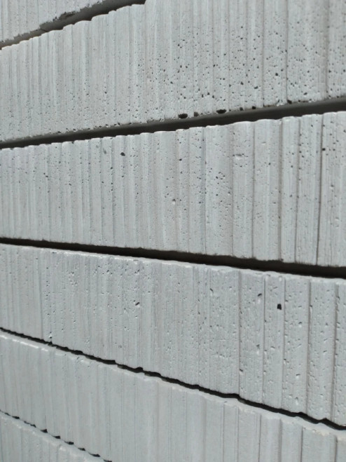 Carreau façade vertical long S.01 – finition gris, graphite, blanc et écru