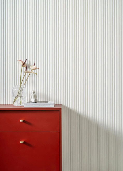 La lamelle blanc L0101T est un élément décoratif de haute qualité avec une forme innovante de panneau mural, qui permet une installation rapide et facile en une seule pièce.