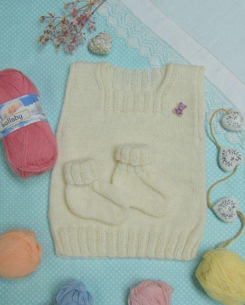 P282 Baby singlet and booties 0 to 6 months in Lullaby 4ply