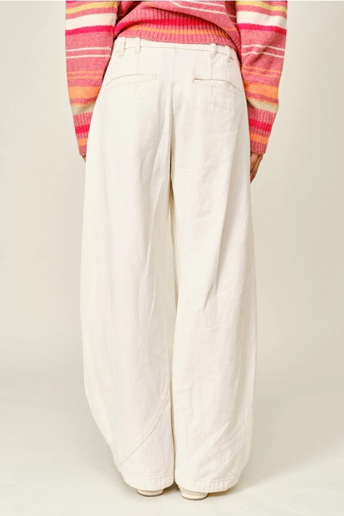Aaron & Amber Seam Detail Barrel Pant