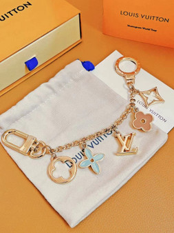 ADD ON ITEM / Designer keychain 1:1 quality  without box pre-order-1761415183